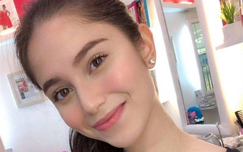 84间房主播跳舞 香烟与丝绒